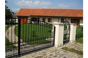 Ukrajina Privát Orosijevo, Eksterijer